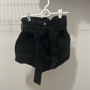 Forever 21 black denim double button shorts with matching belt